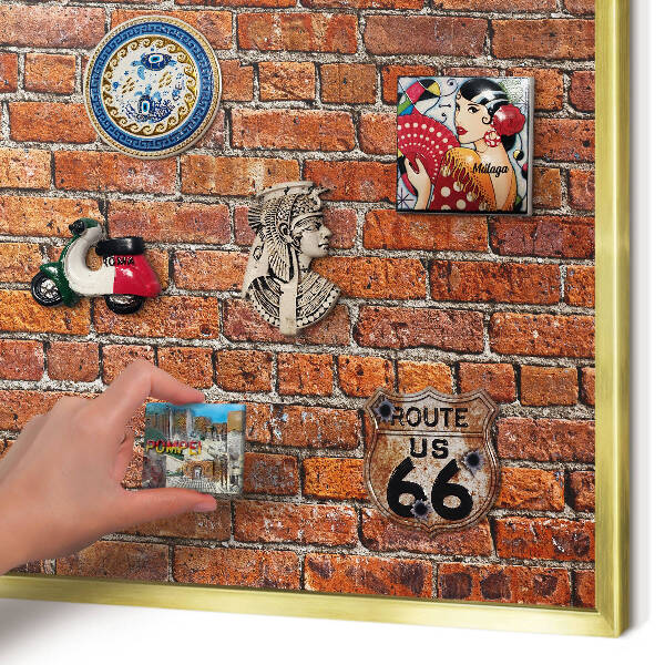 Magnettafel für Urlaubsmagnete in Goldrahmen Ziegelmotiv