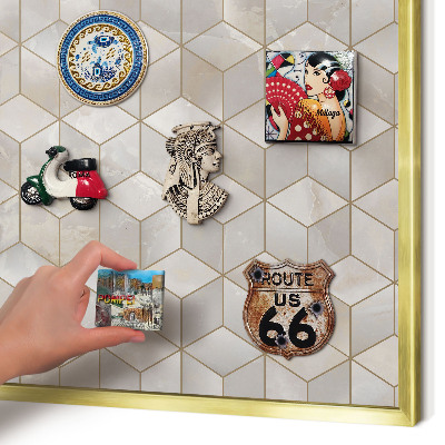 Magnettafel für Urlaubsmagnete in Goldrahmen Kubischer Hintergrund