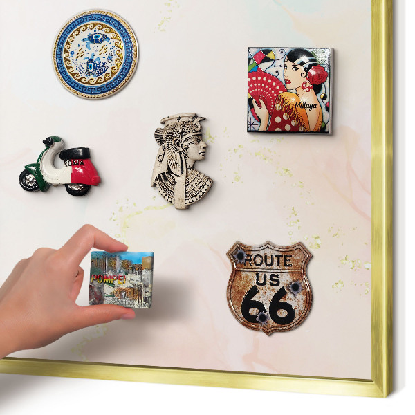 Magnettafel für Urlaubsmagnete in Goldrahmen Pastell-Eleganz