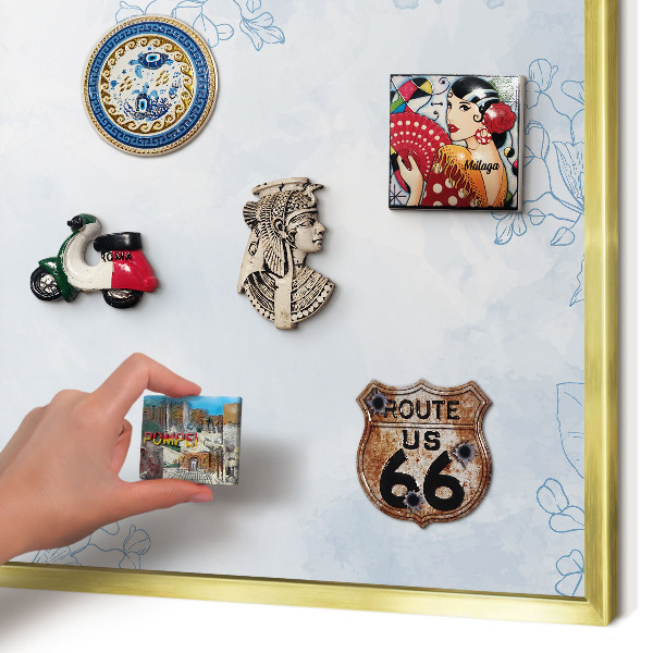 Magnettafel für Urlaubsmagnete in Goldrahmen Floristische Eleganz