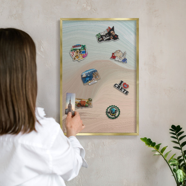 Magnettafel für Urlaubsmagnete in Goldrahmen Pastellwirbel