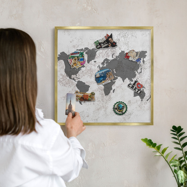 Magnettafel für Urlaubsmagnete in Goldrahmen Weltkarte
