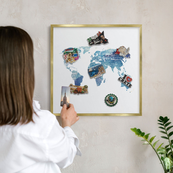 Magnettafel für Urlaubsmagnete in Goldrahmen Aquarellkarte