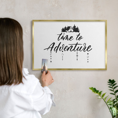 Magnettafel für Urlaubsmagnete in Goldrahmen Ein Abenteuer erwartet dich.