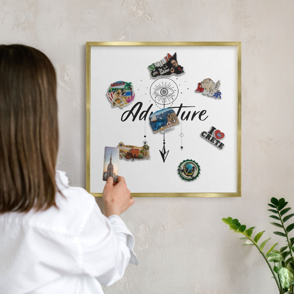 Magnettafel für Urlaubsmagnete in Goldrahmen Abenteuerthema