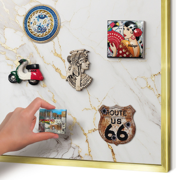 Magnettafel für Urlaubsmagnete in Goldrahmen Marmor-Eleganz