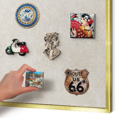 Magnettafel für Urlaubsmagnete in Goldrahmen Natürliche Eleganz