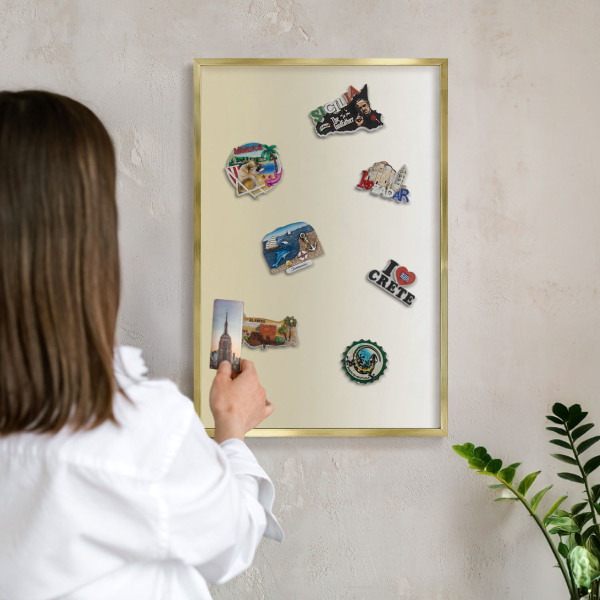 Magnettafel für Urlaubsmagnete in Goldrahmen Cremefarbener Farbverlauf