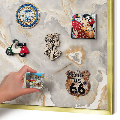 Magnettafel für Urlaubsmagnete in Goldrahmen Marmor-Eleganz