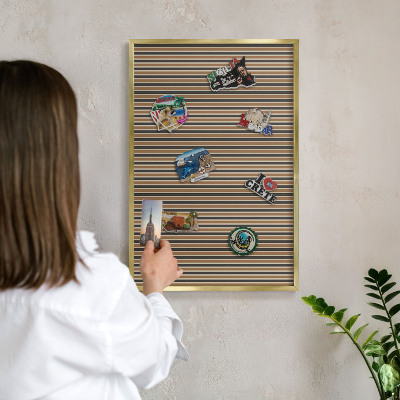 Magnettafel für Urlaubsmagnete in Goldrahmen Geometrisches Muster