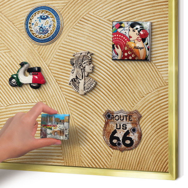 Magnettafel für Urlaubsmagnete in Goldrahmen Strukturlinien