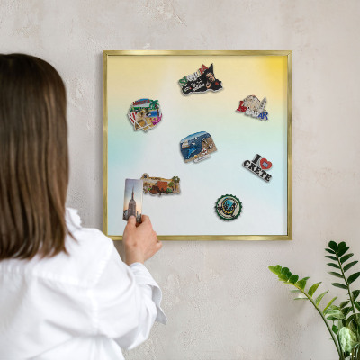 Magnettafel für Urlaubsmagnete in Goldrahmen Pastellfarbene Entspannung