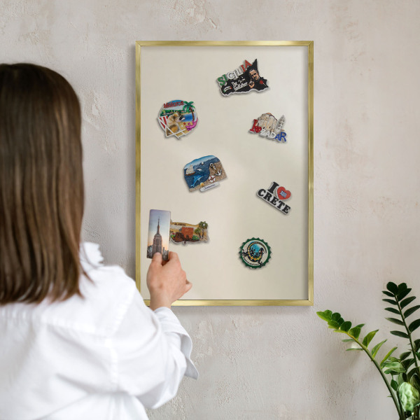 Magnettafel für Urlaubsmagnete in Goldrahmen Nebelton