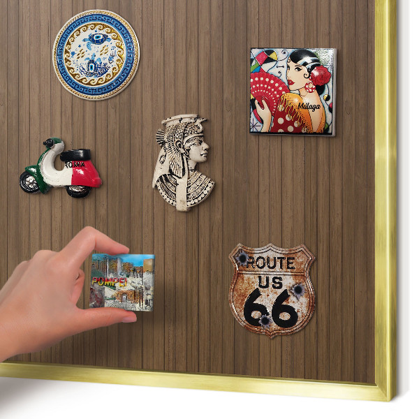 Magnettafel für Urlaubsmagnete in Goldrahmen Holzhintergrund