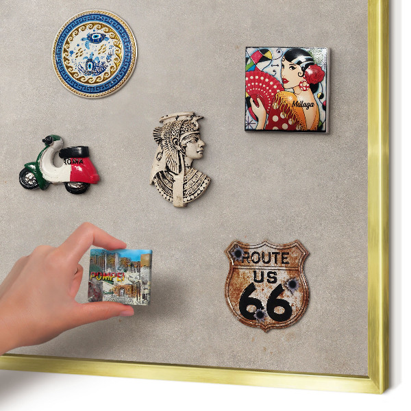 Magnettafel für Urlaubsmagnete in Goldrahmen Neutrale Eleganz