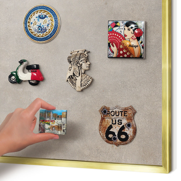 Magnettafel für Urlaubsmagnete in Goldrahmen Neutrale Eleganz