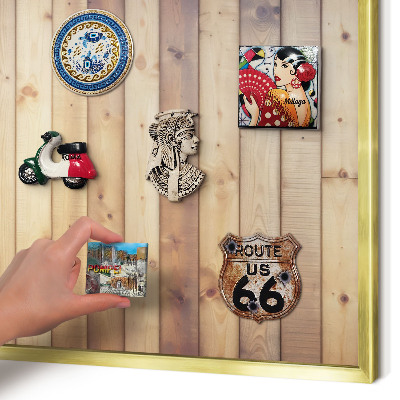 Magnettafel für Urlaubsmagnete in Goldrahmen Holzbretter