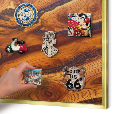 Magnettafel für Urlaubsmagnete in Goldrahmen Holzringe