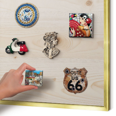 Magnettafel für Urlaubsmagnete in Goldrahmen Holzmuster