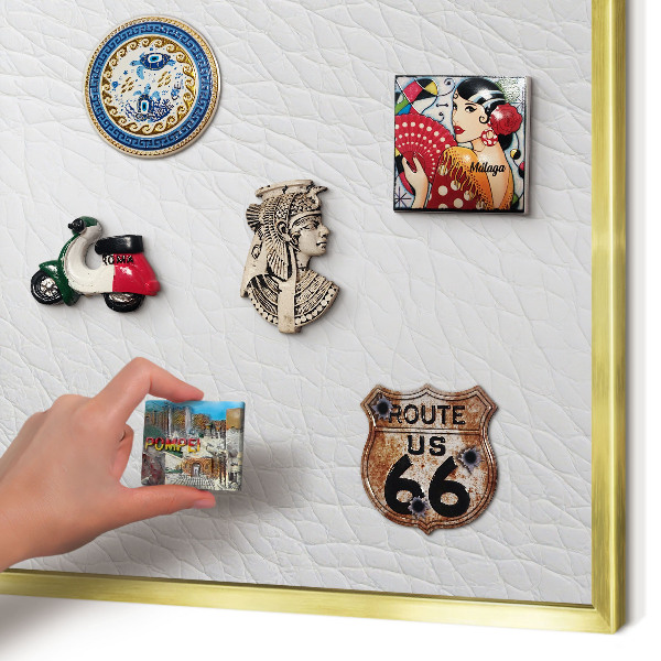 Magnettafel für Urlaubsmagnete in Goldrahmen Elegante Textur