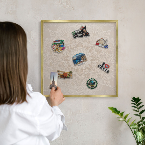 Magnettafel für Urlaubsmagnete in Goldrahmen Mandala-Muster