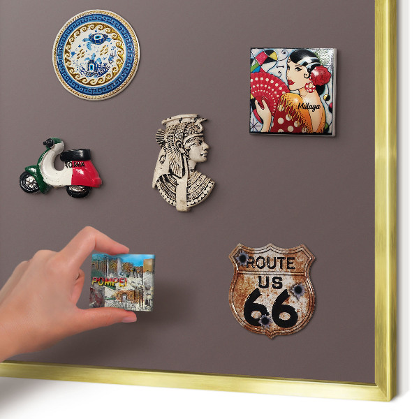 Magnettafel für Urlaubsmagnete in Goldrahmen Verblasstes Braun
