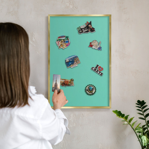 Magnettafel für Urlaubsmagnete in Goldrahmen Starke Minze