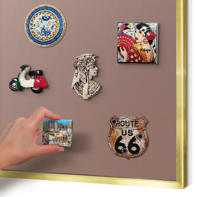 Magnettafel für Urlaubsmagnete in Goldrahmen Pastellbraun
