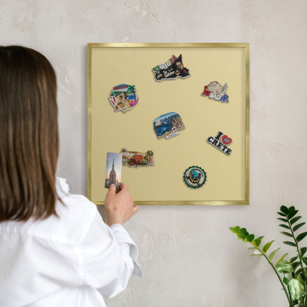 Magnettafel für Urlaubsmagnete in Goldrahmen Beige-gelb