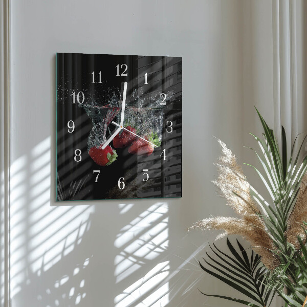 Wanduhr quadratisch Erdbeeren
