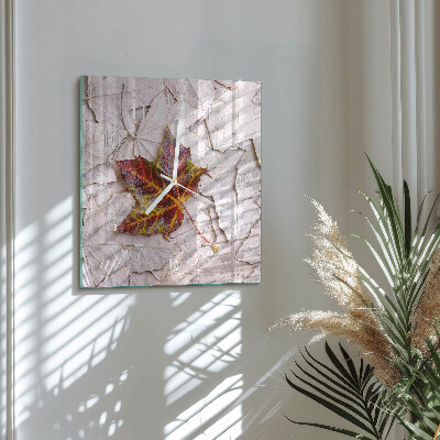 Wanduhr quadratisch Ahornblatt