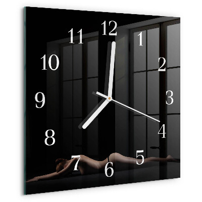 Wanduhr quadratisch Frau