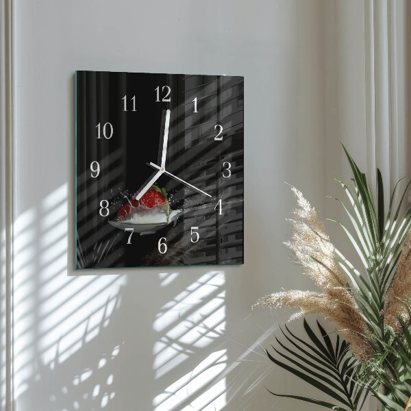 Wanduhr quadratisch Erdbeere