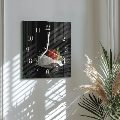 Wanduhr quadratisch Erdbeere