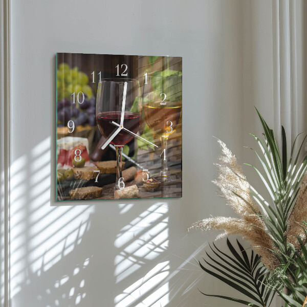 Wanduhr quadratisch Gläser Wein