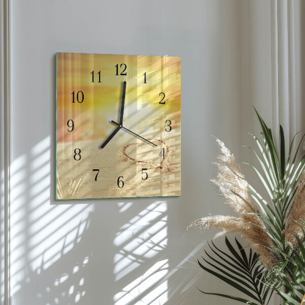 Wanduhr aus glas Herz im Sand