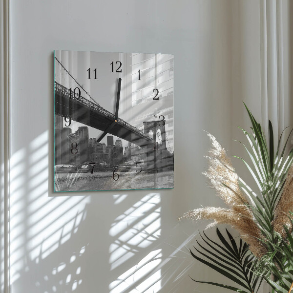 Wanduhr aus glas Brücke
