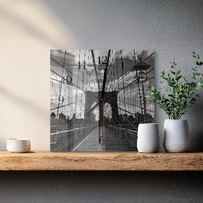Wanduhr aus glas Brücke