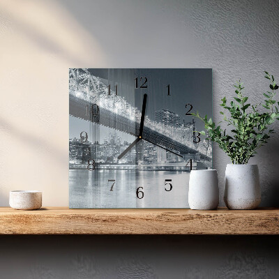 Wanduhr aus glas Brücke