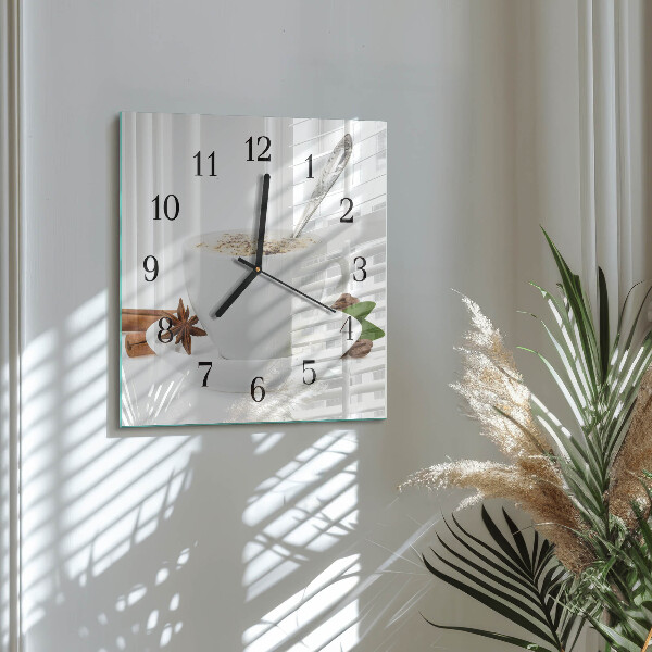 Wanduhr aus glas Eine Tasse Anis
