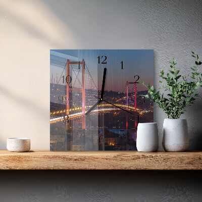 Wanduhr aus glas Brücke