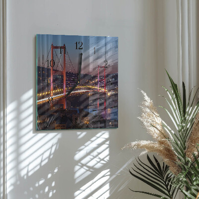 Wanduhr aus glas Brücke
