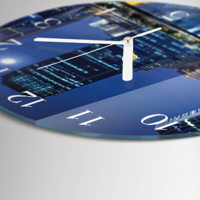 Glas wanduhr Abend in der Stadt