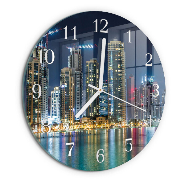 Glas wanduhr Abend in der Stadt