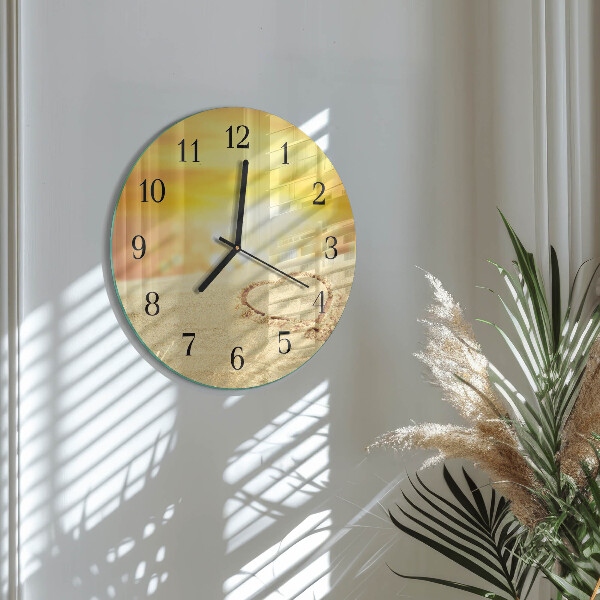 Wanduhr rund Herz im Sand