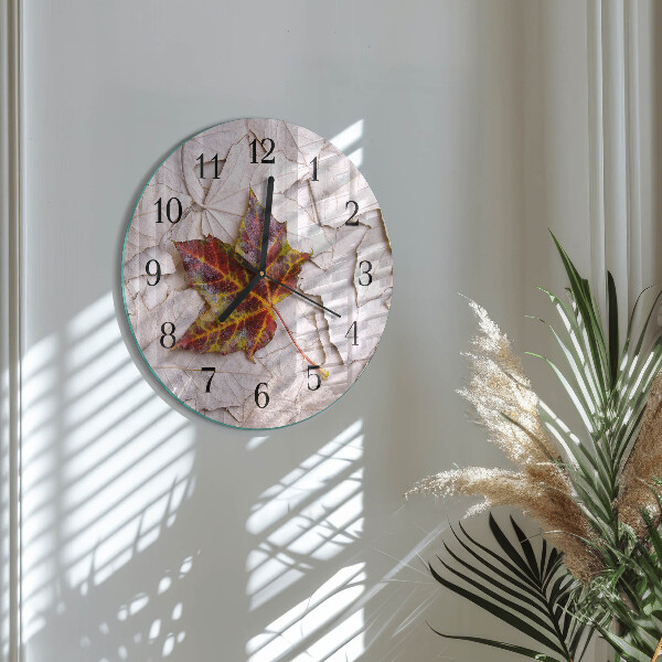 Wanduhr rund Ahornblatt