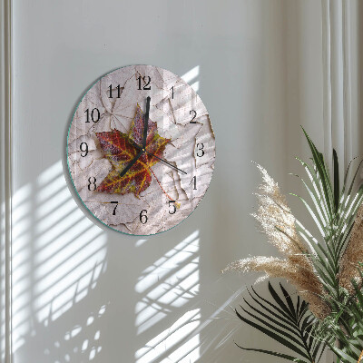 Wanduhr rund Ahornblatt