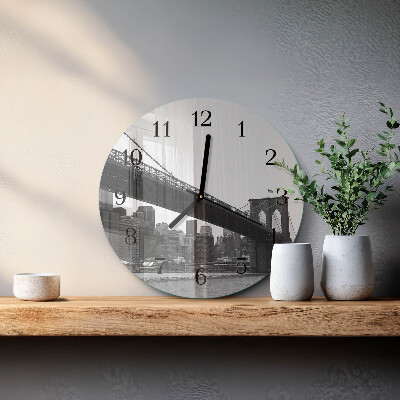 Wanduhr rund Brücke