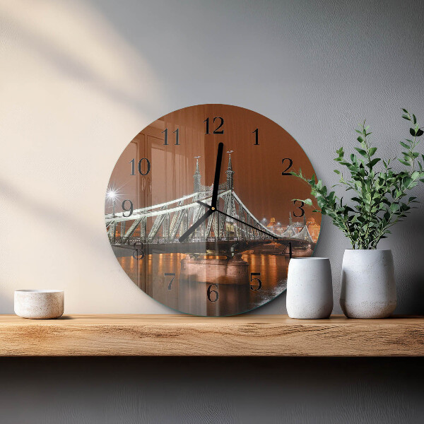 Wanduhr rund Brücke