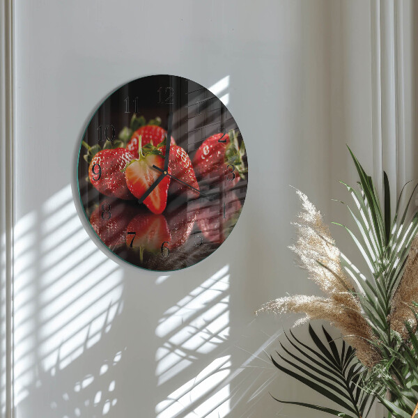 Wanduhr rund Erdbeeren